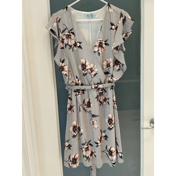 She + Sky Dresses & Skirts - SHE + SKY Floral Gray Striped Dress Medium